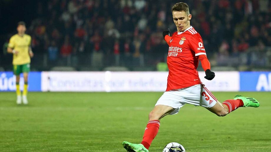 Grimaldo com a mira afinada: espanhol já igualou marca de Cardozo