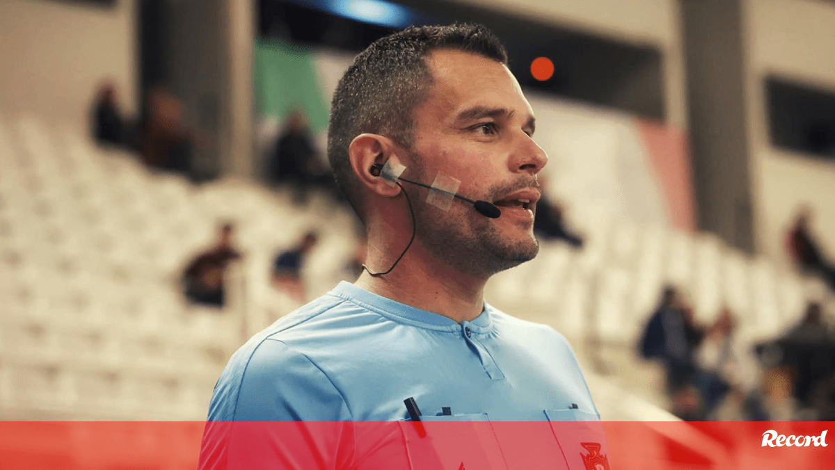 Árbitro portugués ayuda a combatir incendio en Chile – Fútbol Sala