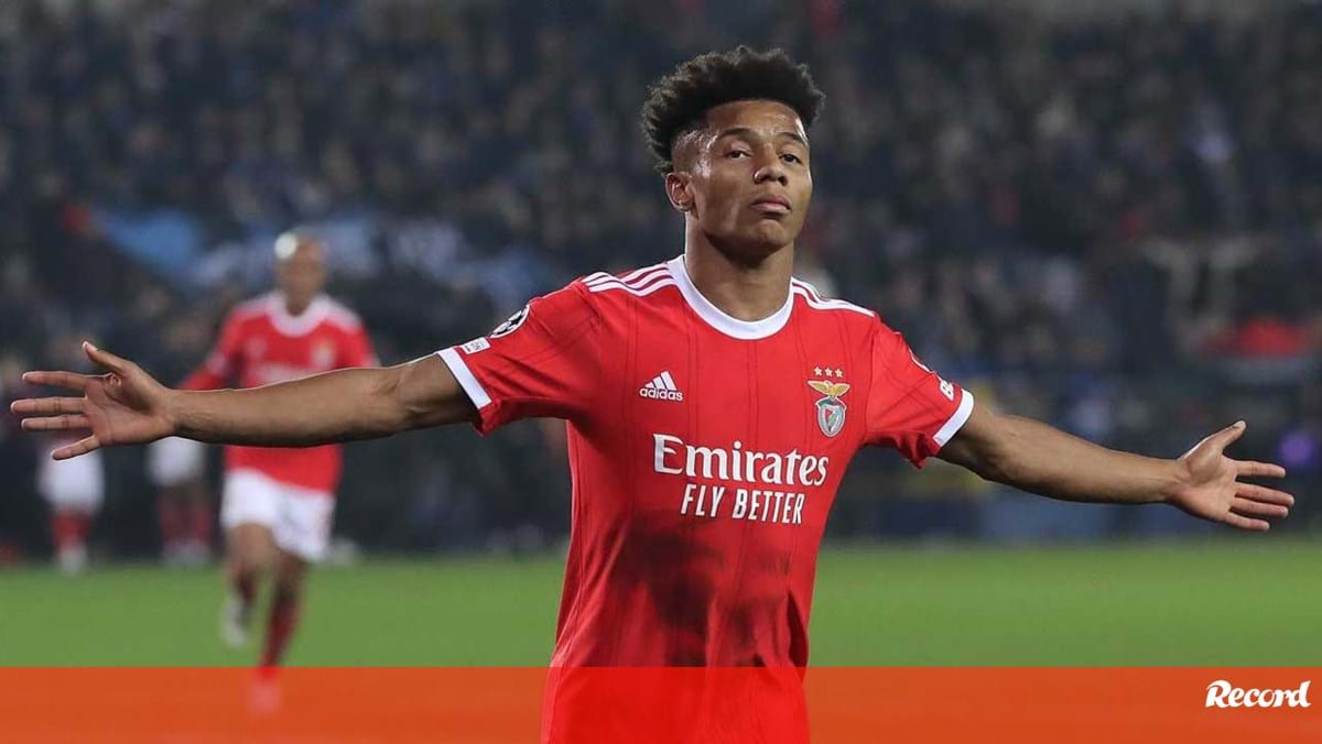 David Neres marca, Benfica goleia Club Brugge e avança na