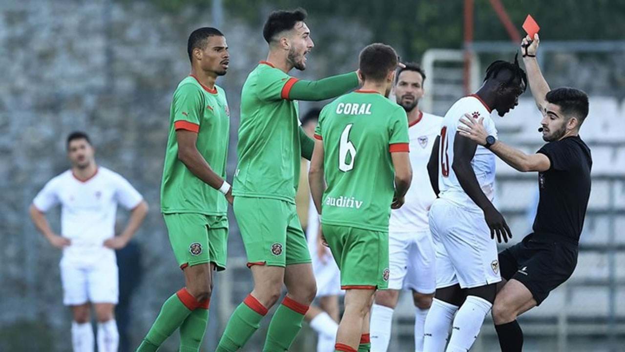 Morreu Dito, antigo jogador de Sp. Braga, Benfica e FC Porto - TVI