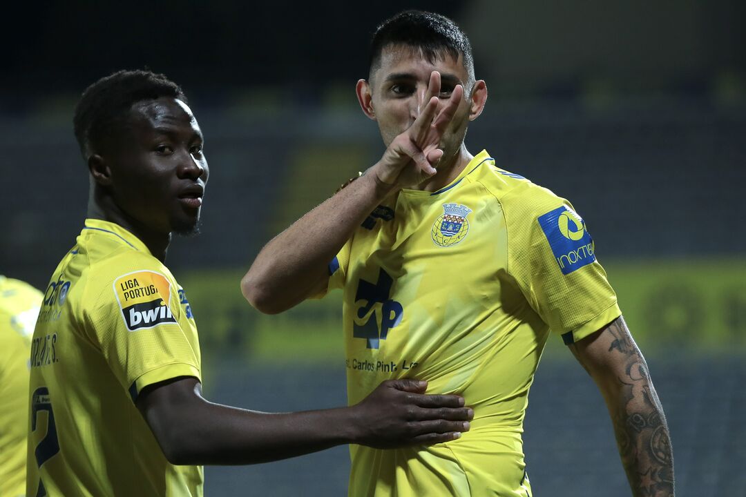 /fotosgeral/Fotos/2-46506060 (17142881) (Milenium)