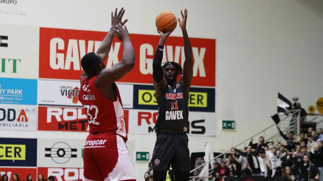 Candido Sá num Ovarense-Benfica