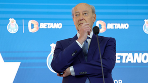 Pinto da Costa volta a adquirir mais de sete mil ações da SAD do FC Porto