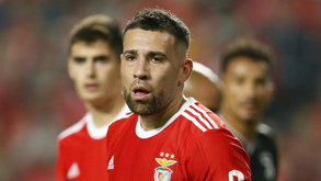 Otamendi também na agenda para prolongar contrato