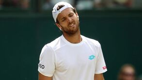 João Sousa afastado na primeira ronda de Buenos Aires
