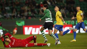 Sporting-Estoril, 2-0: pintura de Trincão na galeria verde