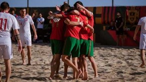 Seleção de futebol de praia vence Polónia num particular em Sesimbra