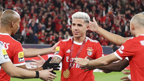 Enzo Fernández sai e deixa lugar vazio no Benfica