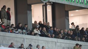 Presidentes de Marítimo e FC Porto lado a lado na tribuna