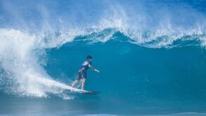 Medina ganhou duelo a John John na abertura da temporada em Pipeline