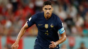 Varane prepara-se para deixar a seleção francesa