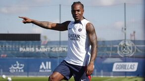 Dois clubes da Premier League perguntaram por Renato Sanches