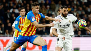 Real Madrid mantém perseguição ao Barcelona