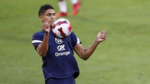 Jérôme Rothen reprova saída de Varane da seleção francesa: «Ouvir algo assim é um desastre»