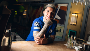 Carlos Vinícius sobre Enzo: «É normal que agora todos o olhem com outros olhos»