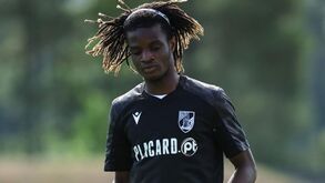 Moreno aborda situação de Bamba: «Será titular com o Estoril porque está muito comprometido com o clube»