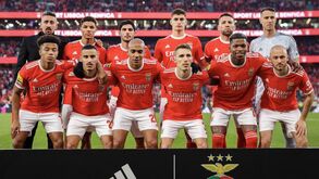 André Almeida em lágrimas após ser homenageado na Luz com todos os troféus que conquistou pelo Benfica