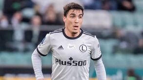 Josué acentua bom momento com duas assistências na vitória do Legia Varsóvia