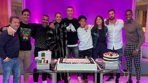 Cristiano Ronaldo desvenda as imagens do 38.º aniversário: «Grato por passar o dia com amigos e família»