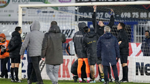 Grécia: Baliza irregular adia jogo do AEK