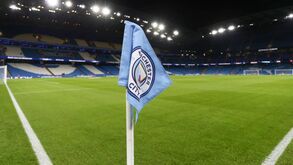 Premier League acusa Man. City de quebrar regras do fair-play financeiro: clube pode perder pontos