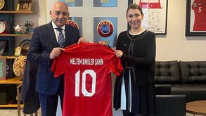 Presidente da federação turca de futebol cancela viagem a Portugal após sismo na Turquia