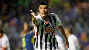 Quem sabe não esquece: Oscar 'Tacuara' Cardozo foi enganado mas continua a faturar