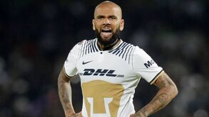 Ex-mulher de Dani Alves: «Não punha a mão no fogo por ele, punha o corpo todo»