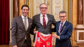 Câmara Municipal de Lisboa atribui Medalha de Mérito Desportivo a Carlos Lisboa