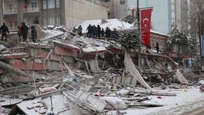 Número de mortos causados pelo sismo na Turquia e Síria sobe para mais de 28 mil