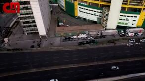 Imagens de drone mostram chegada de autocarro do Sporting a Alvalade