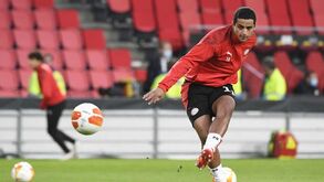 Ex-jogador de Roger Schmidt no PSV detido por suspeitas de agredir ex-namorada