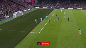 Premier League afasta árbitro do VAR após erro com linhas de fora de jogo