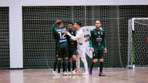 Leões ultrapassa Caxinas