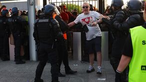 Liverpool pede à UEFA que adote sugestões do relatório sobre final da Champions