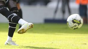 Lixa-Lavrense interrompido 10 minutos: «Chamaram preto do car*** ao Malú»