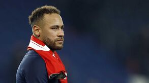 Franceses avançam que dono do Chelsea viajou até Paris para negociar contratação de Neymar