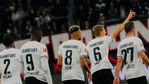 Eintracht Frankfurt sem Buta vence e reforça sexto lugar na Bundesliga