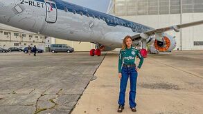 Presidente do Palmeiras compra avião para o plantel e mostra imagens