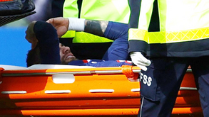 Exames confirmam Neymar com entorse no tornozelo e dano ligamentar