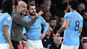 Guardiola: «Não sou estúpido para dizer que o Bernardo é lateral...»