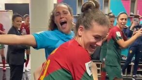 Muita dança e animação: a festa da seleção feminina no balneário após feito inédito