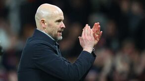 Ten Hag revela o que disse no balneário do Man. United ao intervalo do jogo com o Barcelona
