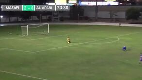 Fair play resulta em momento insólito: devolveram a bola, marcaram e depois... ofereceram golo