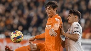 Valência derrota Real Sociedad e sai provisoriamente da zona de despromoção