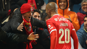 A crónica do Vizela-Benfica, 0-2: Águia fica sem luz e liga número 20