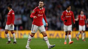 Dalot após conquista da Taça da Liga inglesa: «Temos responsabilidade de devolver a glória ao Man. United» 