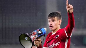 Kerkez para render Grimaldo no Benfica