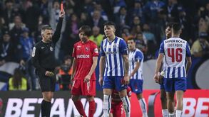 FC Porto volta a arrasar arbitragem e lembra Vizela-Benfica: «Assim se falseia a classificação do campeonato»