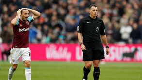 Chefe do VAR da Premier League vai deixar o cargo